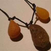 Rough Amber on Black Leather Thong 2-2.5cm Pieces